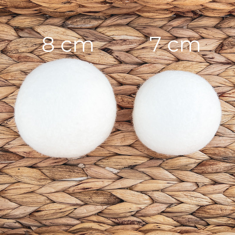 Difference in size between 8 cm wool dryer balls and 7 cm, white